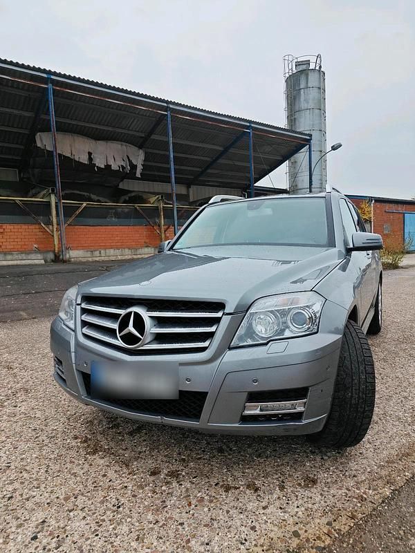 Grau Gebraucht 2010 Mercedes GLK350 SUV | 8.200 € (Fairer Preis) - Bild 1/4