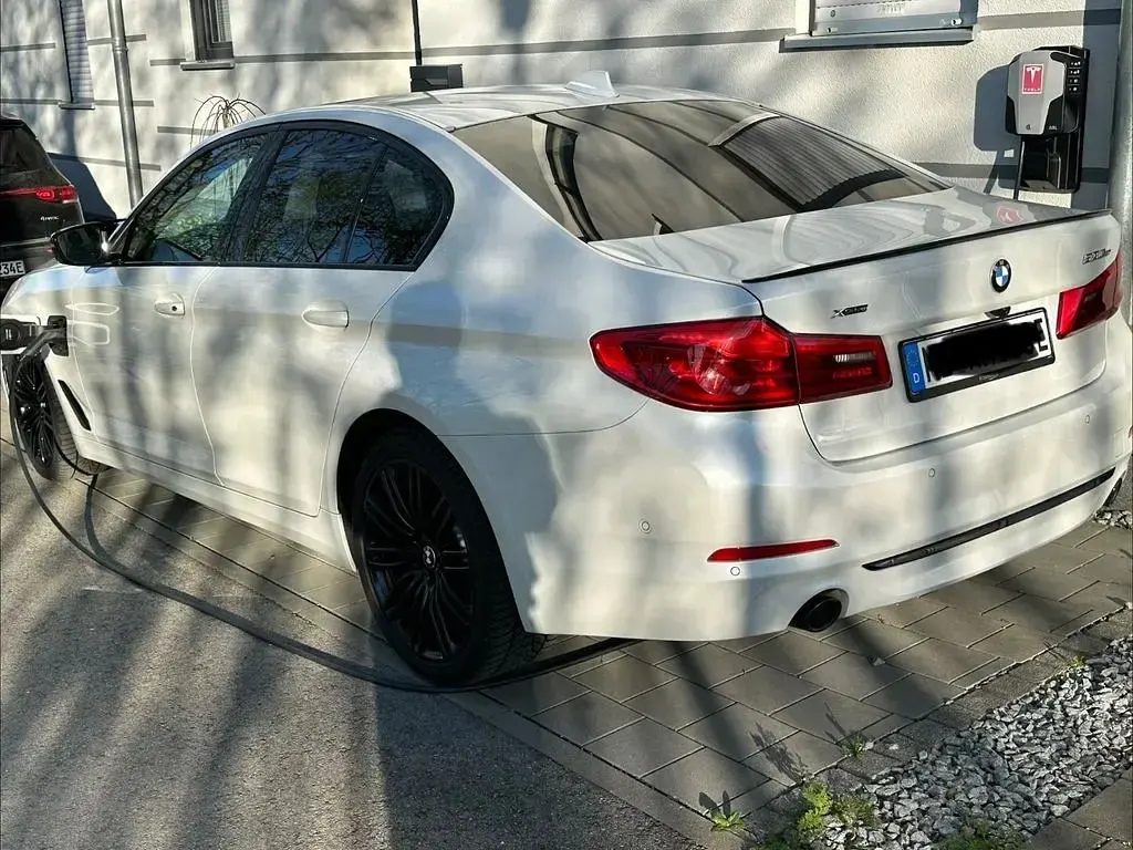 Używany BMW 530e iPerformance 252 KM (185 kW) 2019 Biały Sedan/Limuzyna