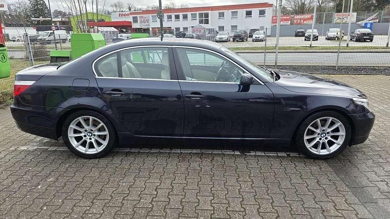 Gebraucht BMW 525 245 PS (180 kW) 2007 Blau Limousine