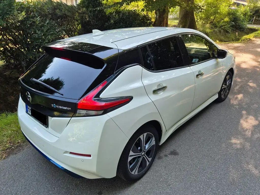 Gebraucht Nissan Leaf Tekna 160 kW (218 PS) 2021 Weiß Kleinwagen