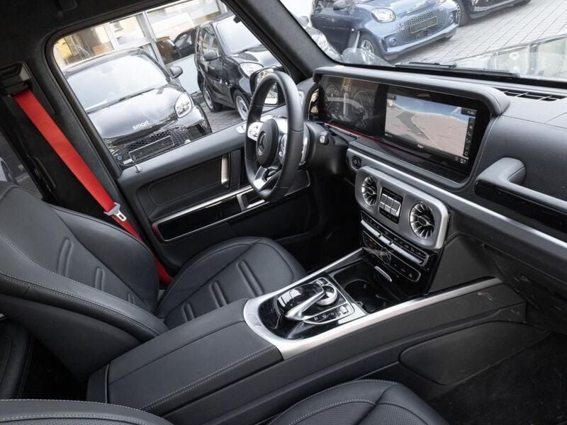 Gebraucht Mercedes G500 Night 421 PS (309 kW) 2024 Grün smaragdgrün metallic SUV