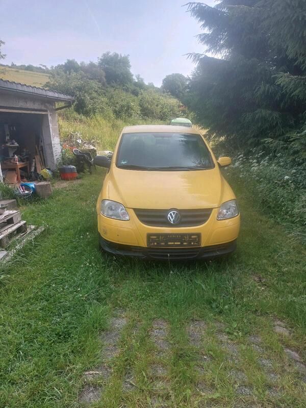 Gelb Gebraucht 2005 VW Fox Kleinwagen | 250 € - Bild 1/4