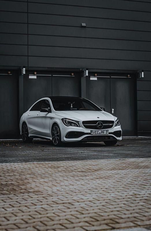 Weiß Gebraucht 2018 Mercedes CLA200 Edition Coupé | 14.999 € (Fairer Preis) - Bild 1/4