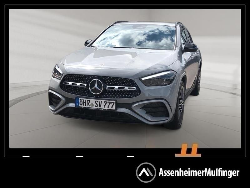 Grau manufaktur lack manufaktur alpingrau uni Gebraucht 2025 Mercedes GLA180 SUV | 40.980 € (Fairer Preis) - Bild 1/4