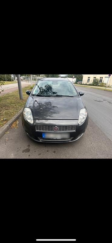 Grau Gebraucht 2009 Fiat Punto Kleinwagen | 1.450 € (Superpreis) - Bild 1/4