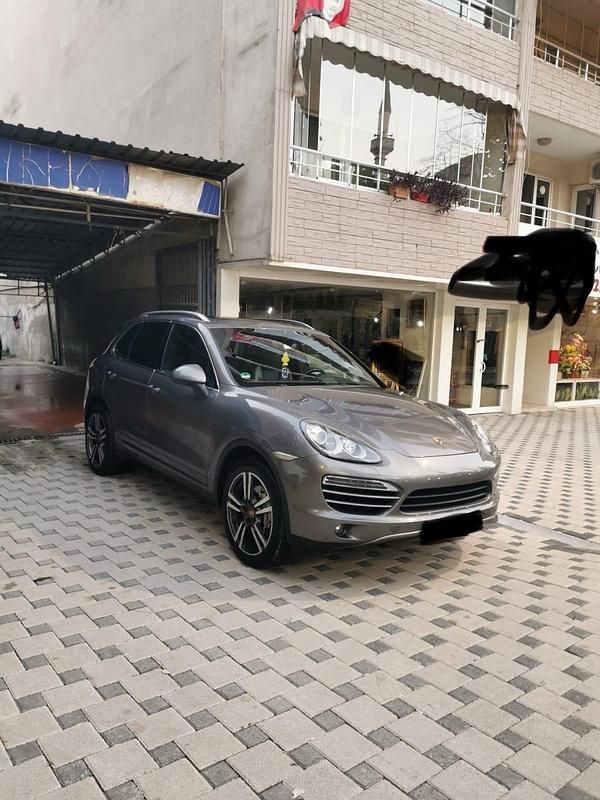 Grau Gebraucht 2010 Porsche Cayenne SUV | 17.500 € (Fairer Preis) - Bild 1/4