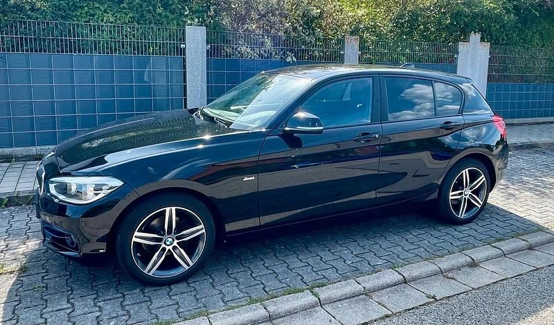 Schwarz Gebraucht 2015 BMW 118 Sport Line Kleinwagen | 14.900 € (Fairer Preis) - Bild 1/4