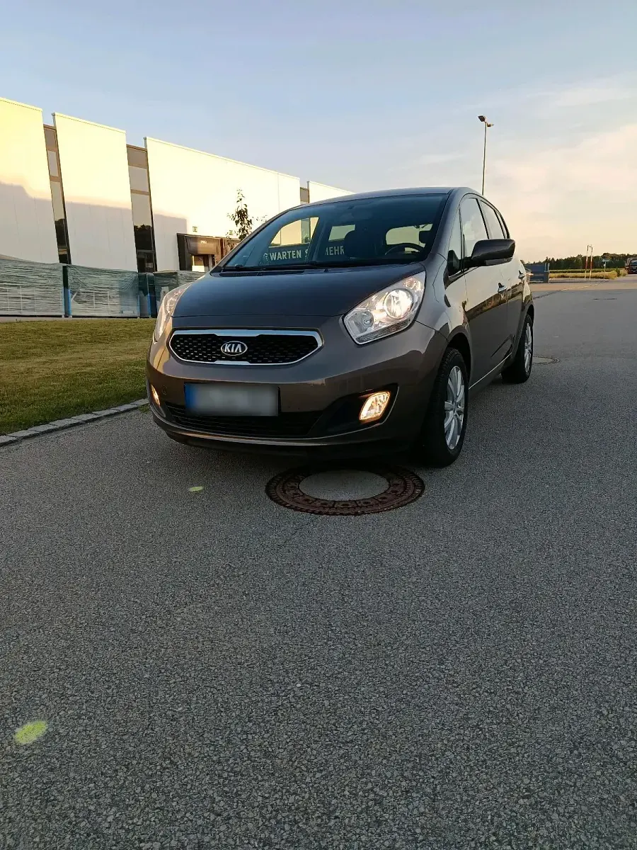 Gebraucht Kia Venga Best 90 PS (66 kW) 2014 Braun Kleinwagen