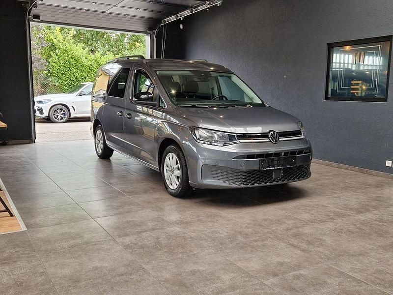 Grau Gebraucht 2022 VW Caddy Maxi Life Van / Kleinbus | 25.999 € (Guter Preis) - Bild 1/4