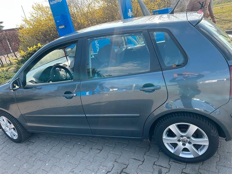 Gebraucht VW Polo Trendline 64 PS (47 kW) 2008 Grau Kleinwagen