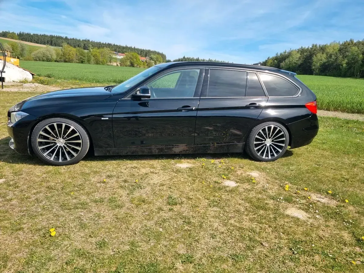 Gebraucht BMW 320 185 PS (136 kW) 2013 Schwarz Limousine
