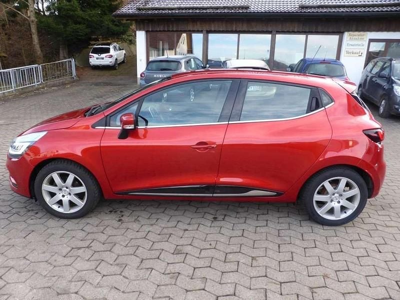 Gebraucht Renault Clio IV Intens 90 PS (66 kW) 2018 Feuerrot Kleinwagen