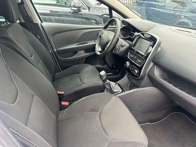 Usado Renault Clio IV 76 HP (55 kW) 2019 Branco Sedan