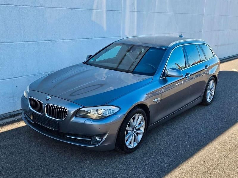 Gebraucht BMW 530 258 PS (189 kW) 2011 Spacegrau metallic Kombi