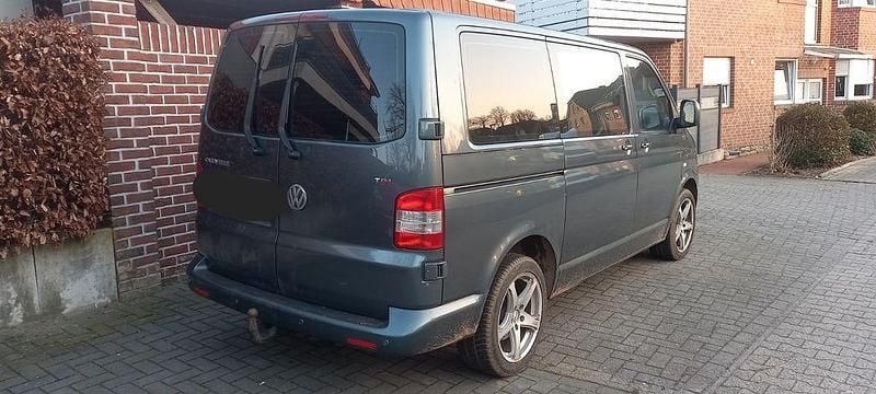Gebraucht VW T5 131 PS (96 kW) 2007 Grün Van