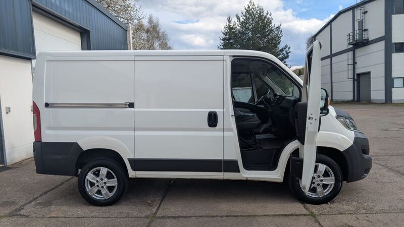 Weiß Gebraucht 2017 Citroën Jumper Van / Kleinbus | 6.900 € (Fairer Preis) - Bild 1/4