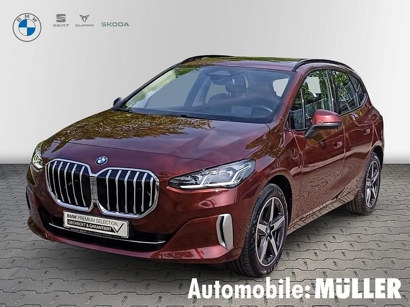 Rot Gebraucht 2024 BMW 223 Active Tourer Luxury Line Van / Kleinbus | 39.850 € (Guter Preis) - Bild 1/4