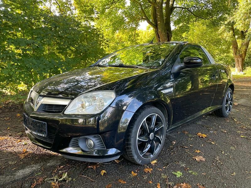 Schwarz Gebraucht 2005 Opel Tigra Cabrio | 2.750 € (Fairer Preis) - Bild 1/4