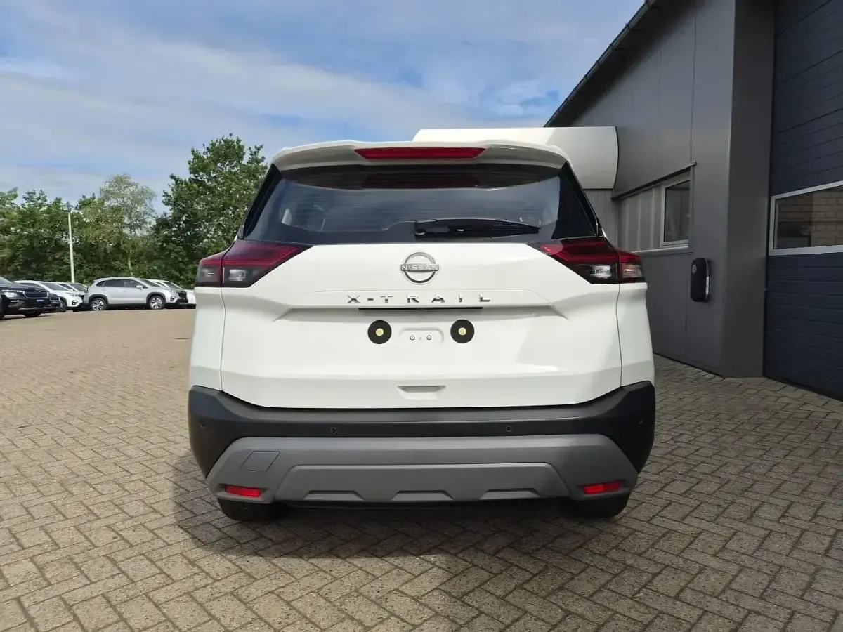 Neu Nissan X-Trail Acenta 163 PS (119 kW) 2026 Solid white SUV
