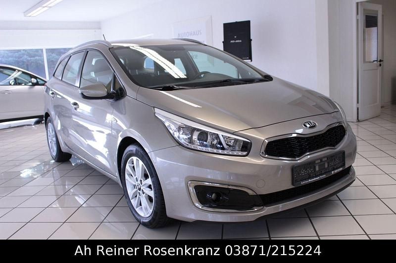 Gebraucht Kia Ceed Sportswagon 120 PS (88 kW) 2016 Silber Kombi