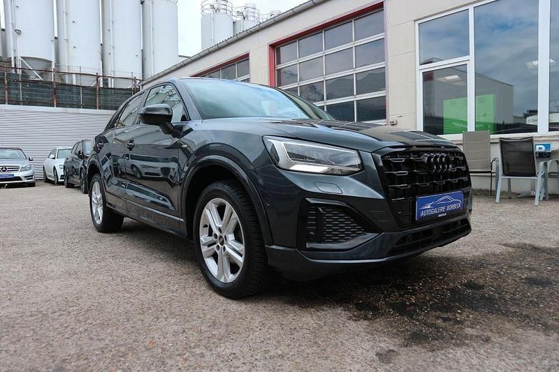 Grau Gebraucht 2023 Audi Q2 Advanced SUV | 25.980 € (Fairer Preis) - Bild 1/4