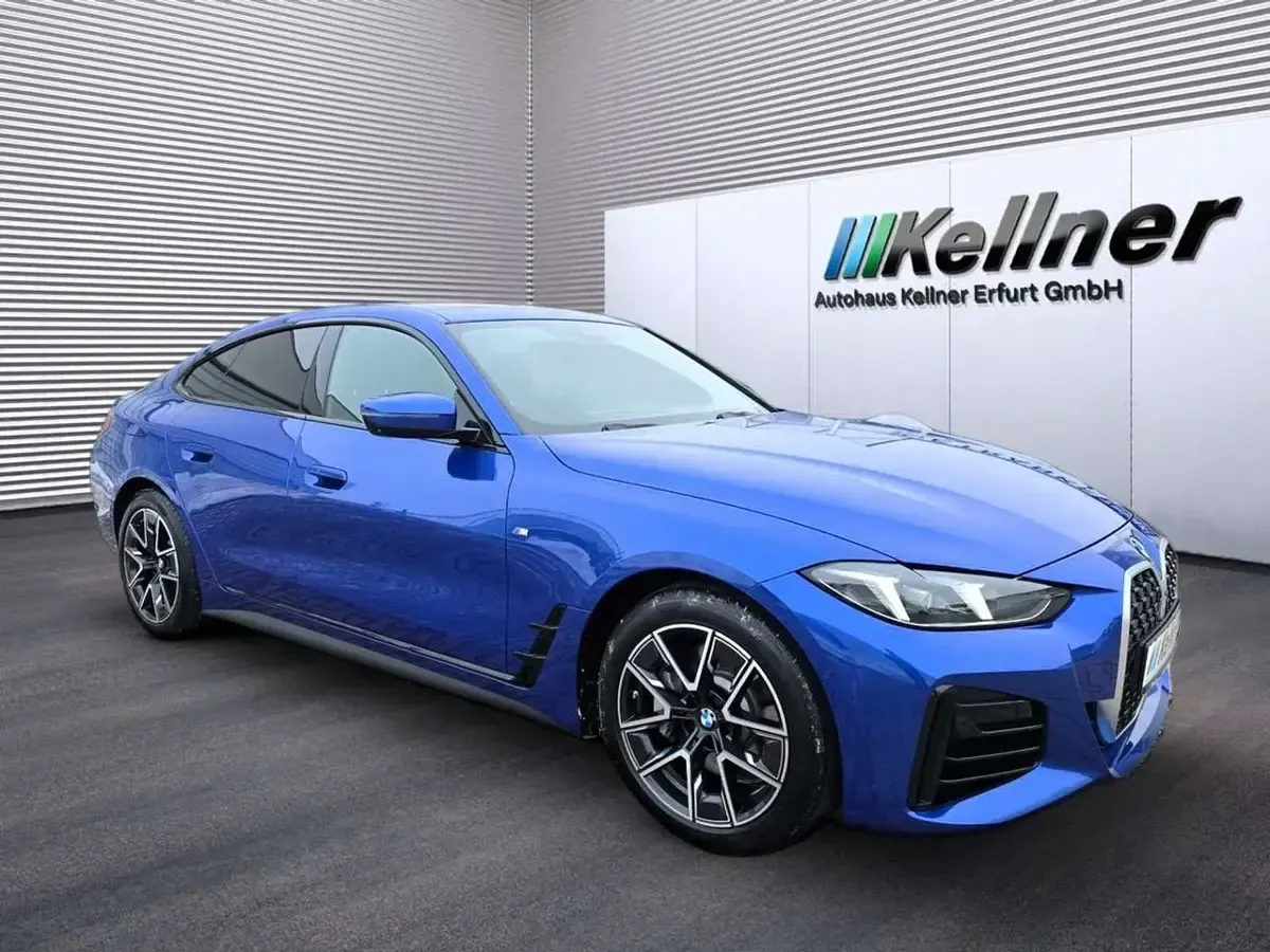 Gebraucht BMW 430 M Sport 245 PS (180 kW) 2025 Portimao blau met. Coupé