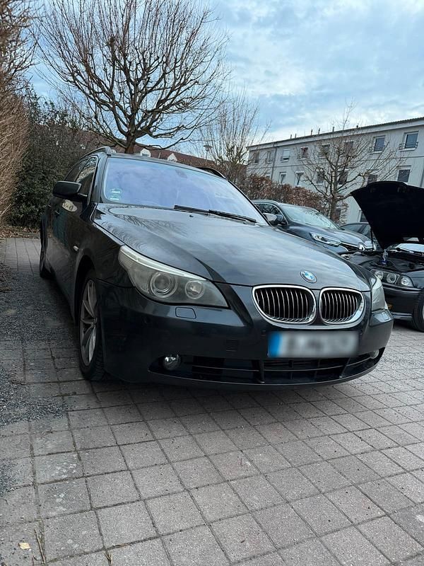 Gebraucht BMW 525 177 PS (130 kW) 2006 Schwarz Kombi
