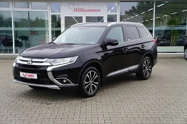 Gebraucht Mitsubishi Outlander 150 PS (110 kW) 2017 Panther schwarz SUV