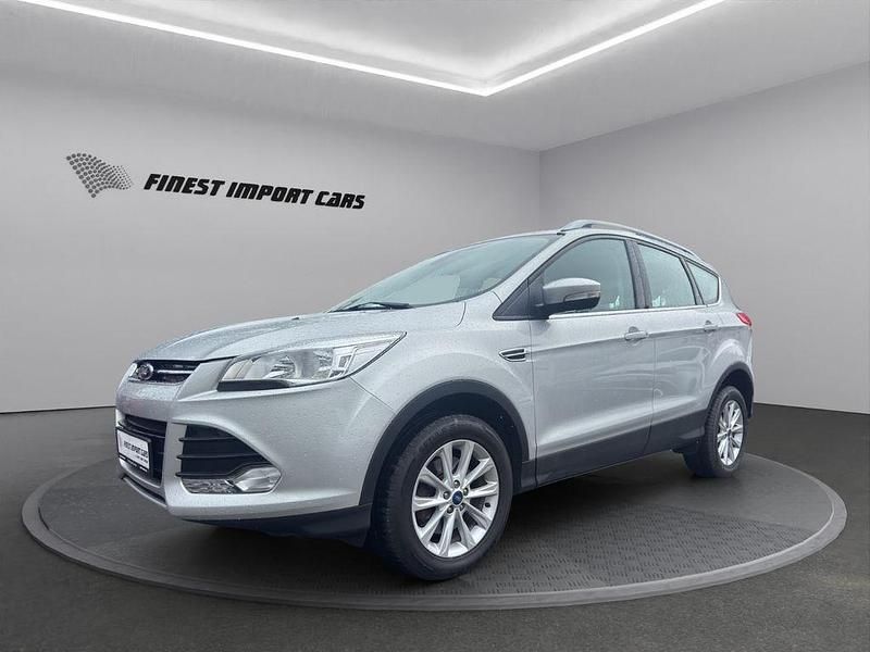 Silber Gebraucht 2015 Ford Kuga Titanium SUV | 9.900 € (Fairer Preis) - Bild 1/4