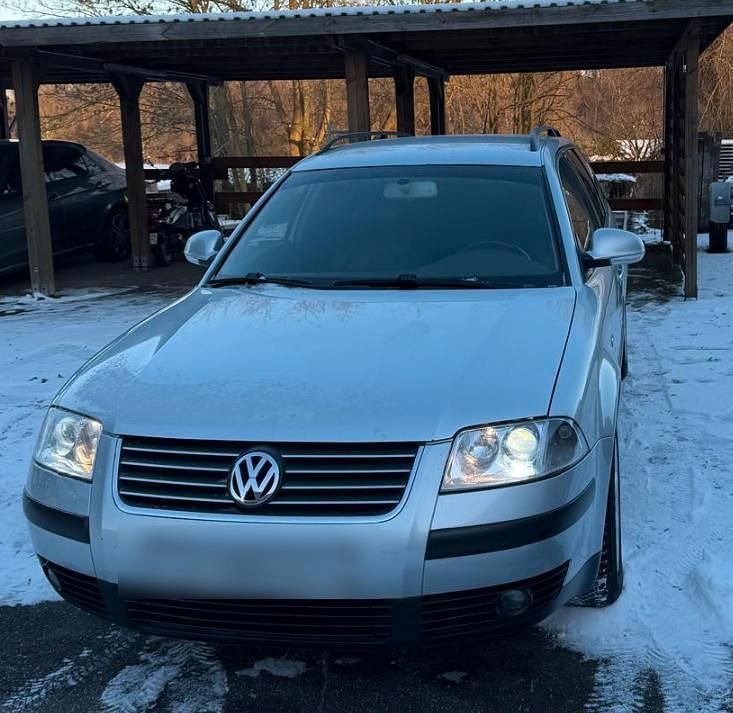 Silber Gebraucht 2005 VW Passat Kombi | 1.399 € (Fairer Preis) - Bild 1/4