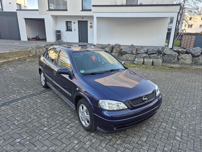 Gebraucht Opel Corsa 101 PS (74 kW) 2000 Blau Limousine