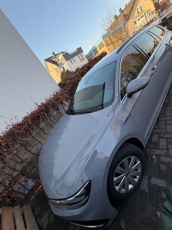 Gebraucht VW Passat Business 122 PS (89 kW) 2022 Grau Kombi