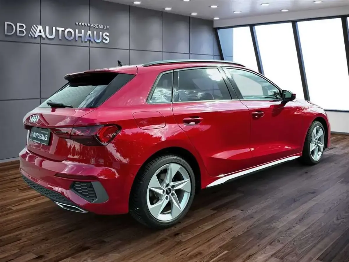 Gebraucht Audi A3 S-Line 150 PS (110 kW) 2024 Rot Limousine