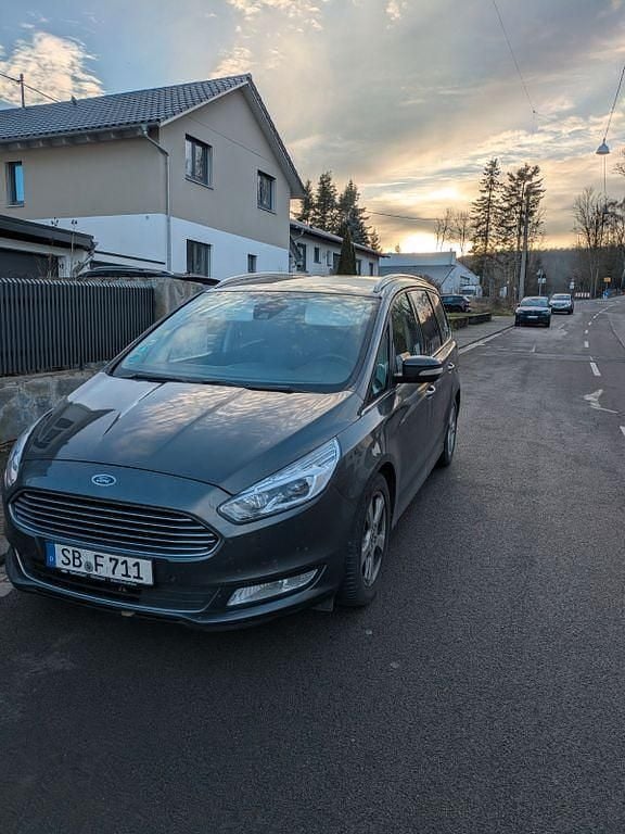 Grau Gebraucht 2015 Ford Galaxy Titanium Van / Kleinbus | 8.500 € - Bild 1/4