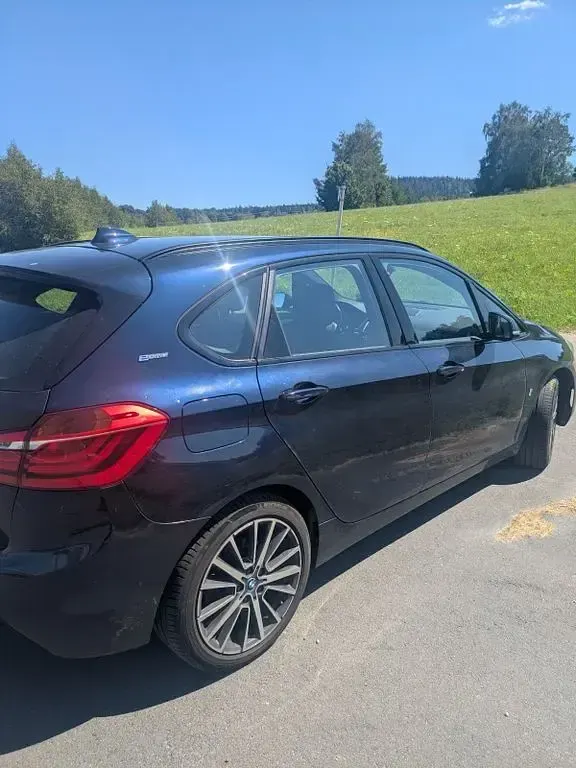 Gebraucht BMW 225 Active Tourer iPerformance 224 PS (164 kW) 2018 Blau Van / Kleinbus