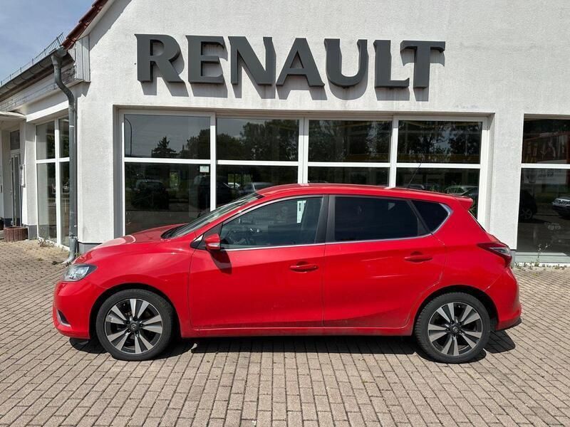 Rot Gebraucht 2015 Nissan Pulsar Tekna Limousine | 4.499 € - Bild 1/4