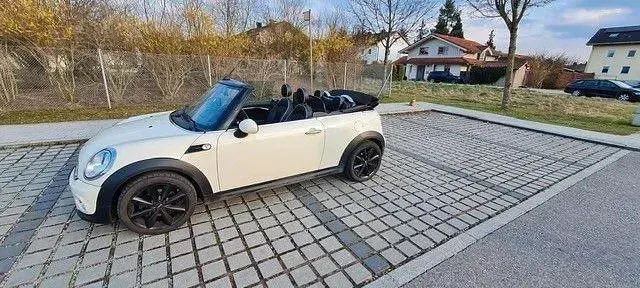Occasion Mini Cooper D 111 ch (81 kW) 2015 Jaune Citadine