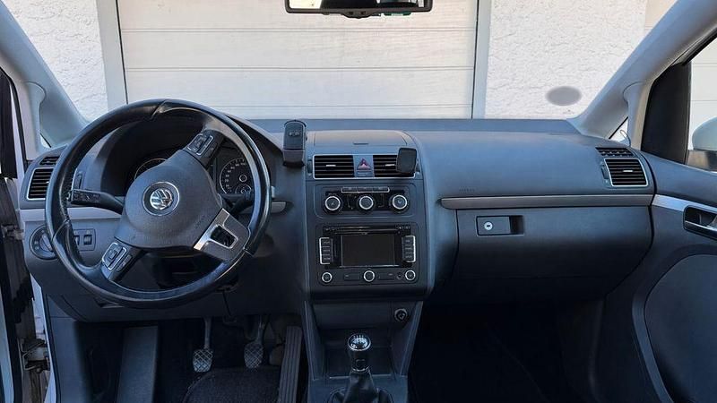 Gebraucht VW Touran 107 PS (78 kW) 2013 Weiß Van / Kleinbus