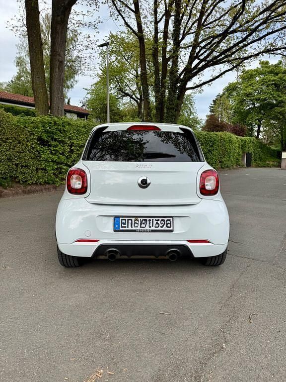 Second-hand Smart ForFour 90 CP (66 kW) 2016 Alb Hatchback