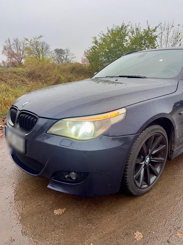Gebraucht BMW 525 192 PS (141 kW) 2005 Blau Kombi