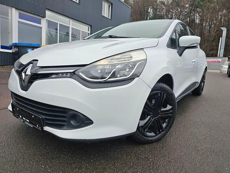 Weiß Gebraucht 2014 Renault Clio IV Dynamique Limousine | 4.400 € (Guter Preis) - Bild 1/4