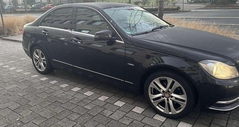 Gebraucht Mercedes C180 Elegance 156 PS (114 kW) 2011 Limousine