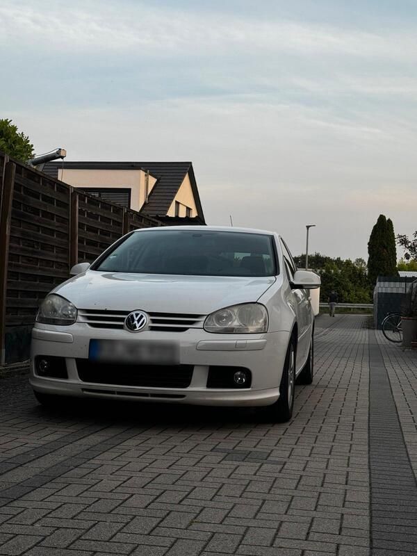 Weiß Gebraucht 2009 VW Golf VI Limousine | 3.000 € - Bild 1/4