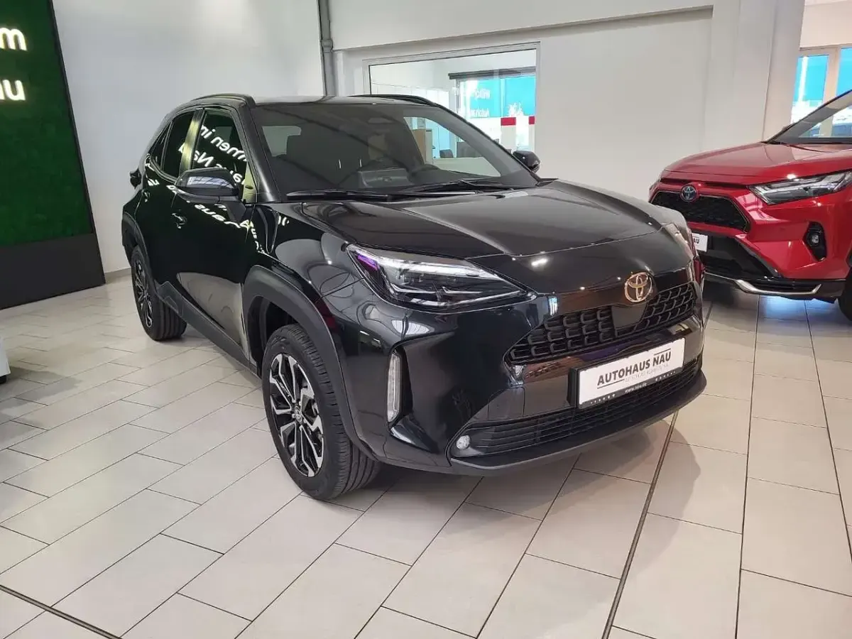 Neu Toyota Yaris Cross 131 PS (96 kW) 2025 Mysticschwarz mica SUV