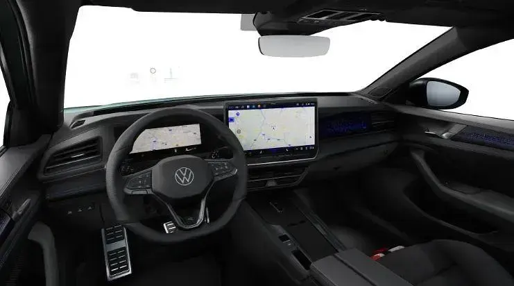 Gebraucht VW Passat R-line 177 PS (130 kW) 2025 Maripositgrün Kombi