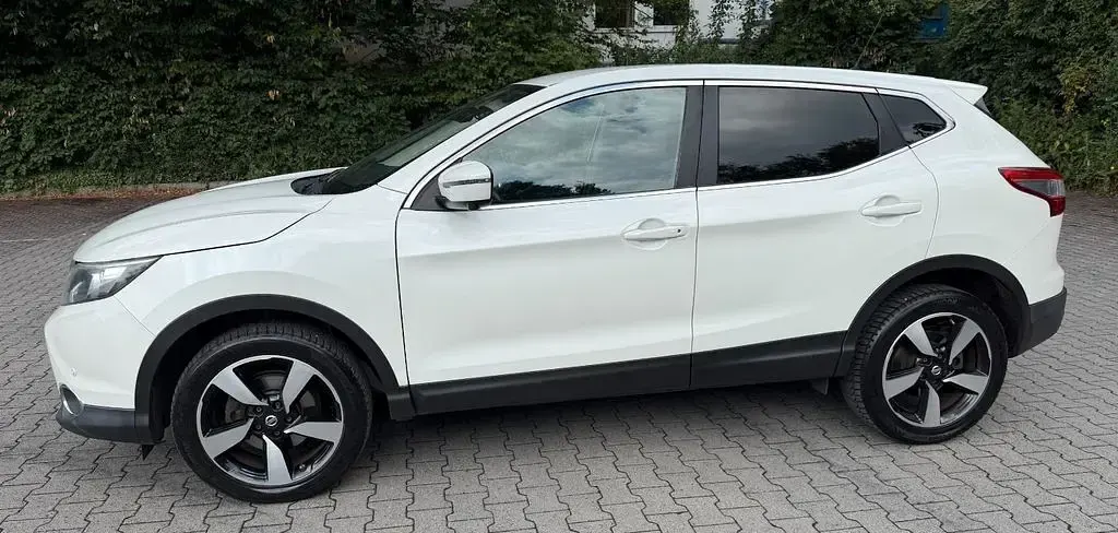 Gebraucht Nissan Qashqai N-Connecta 116 PS (85 kW) 2016 Weiß SUV