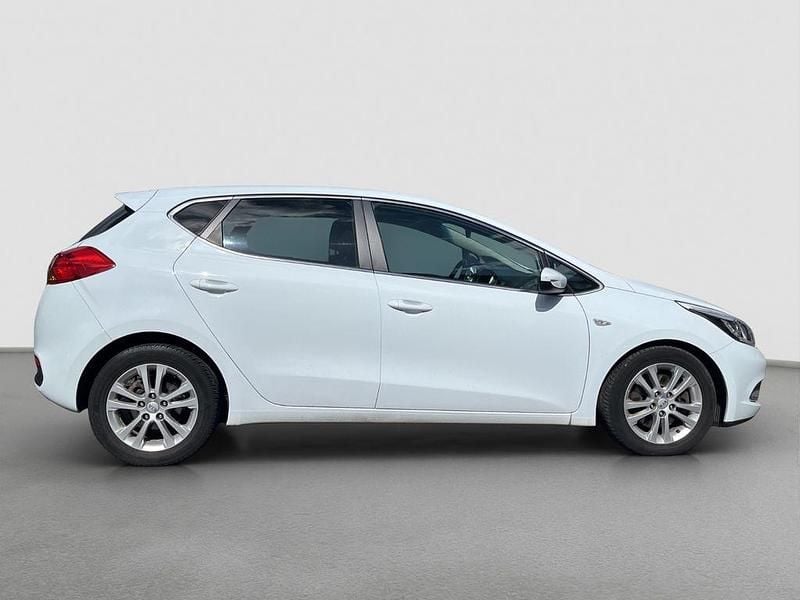 Gebraucht Kia Ceed 128 PS (94 kW) 2014 Weiß Kleinwagen