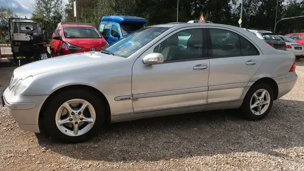 Gebraucht Mercedes C200 116 PS (85 kW) 2001 Silber Limousine