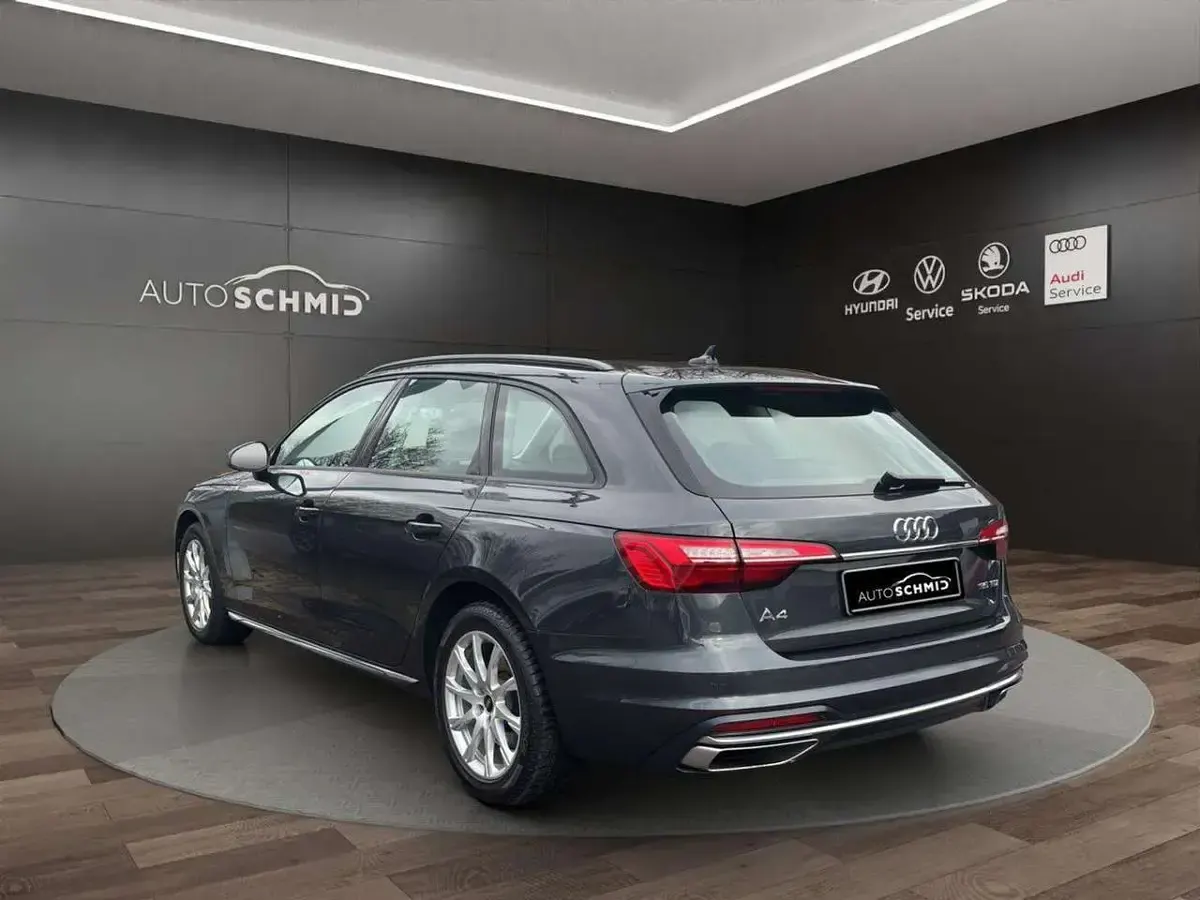 Gebraucht Audi A4 Advanced 163 PS (119 kW) 2022 Manhattangrau metallic Kombi