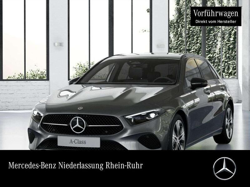 Schwarz Gebraucht 2024 Mercedes A180 Progressive Limousine | 30.690 € - Bild 1/4